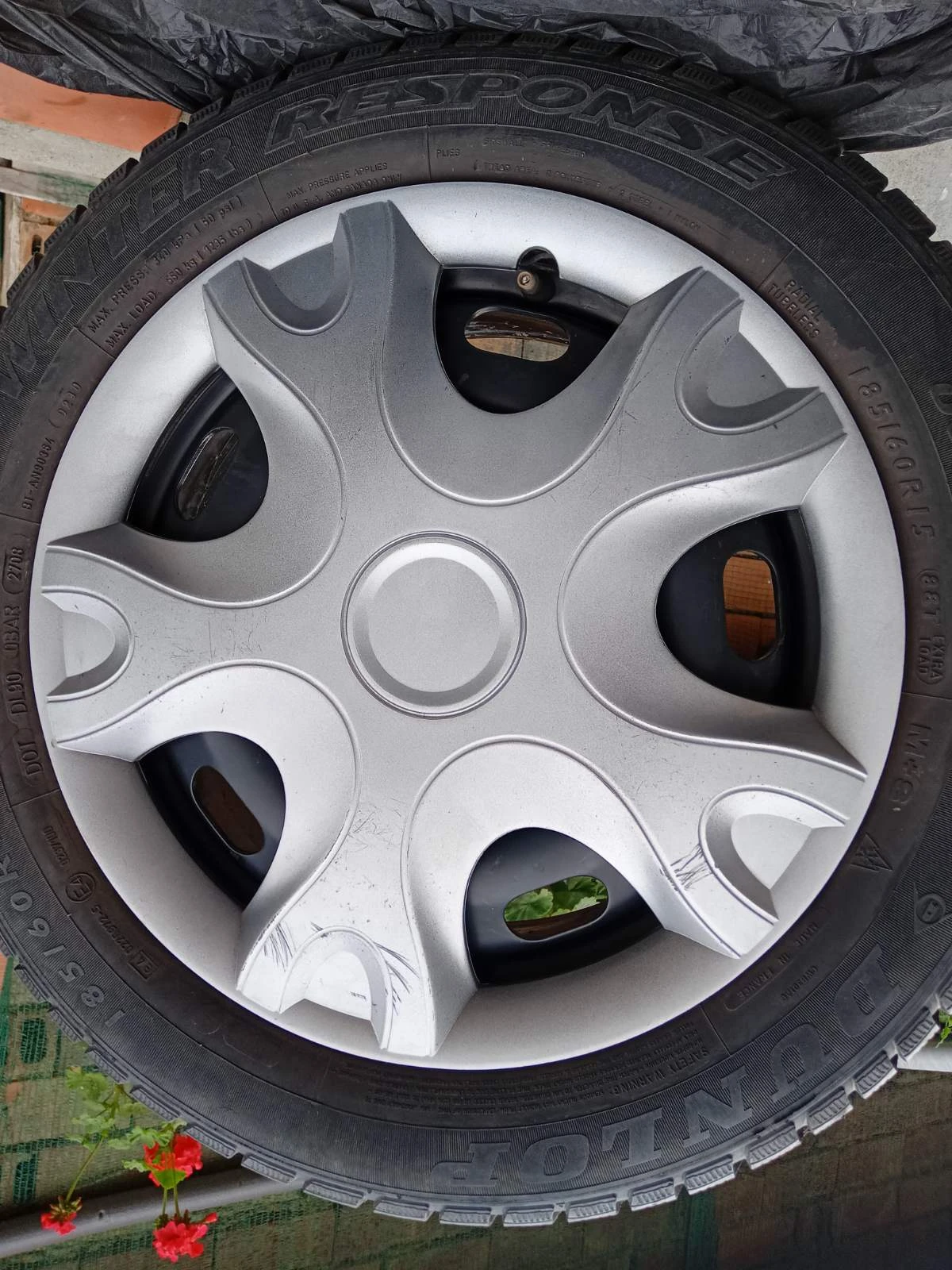 Гуми с джанти Dunlop 185/60R15