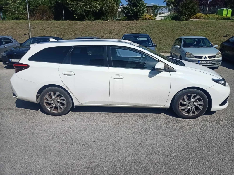 Toyota Auris, снимка 3 - Автомобили и джипове - 47257485