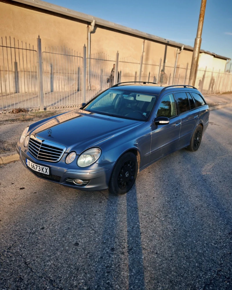 Mercedes-Benz E 220, снимка 1 - Автомобили и джипове - 48382577