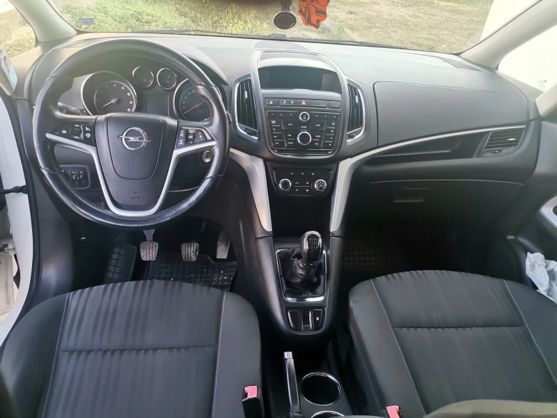 Opel Zafira Tourier, снимка 9 - Автомобили и джипове - 48540458