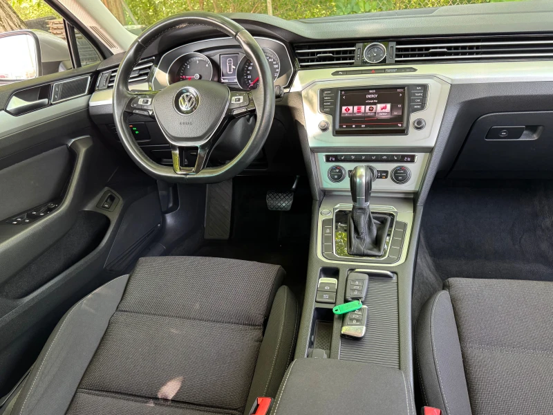 VW Passat АВТОМАТ, снимка 11 - Автомобили и джипове - 50735563