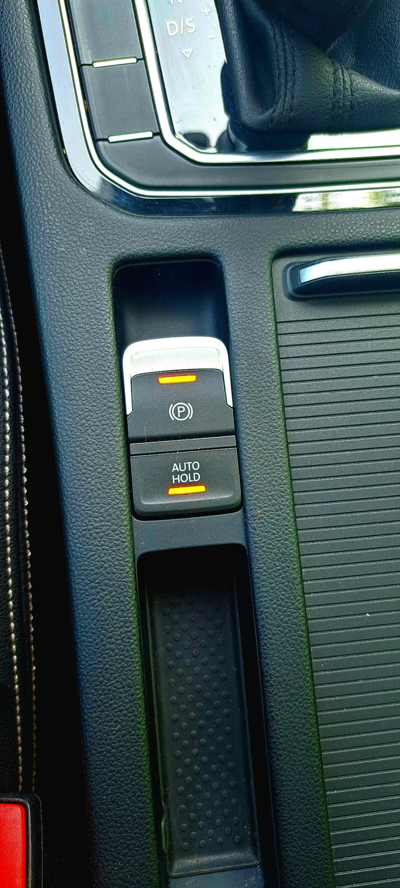 VW Passat 2.0 150к.с. Digital* Distronic* , снимка 14 - Автомобили и джипове - 52265044