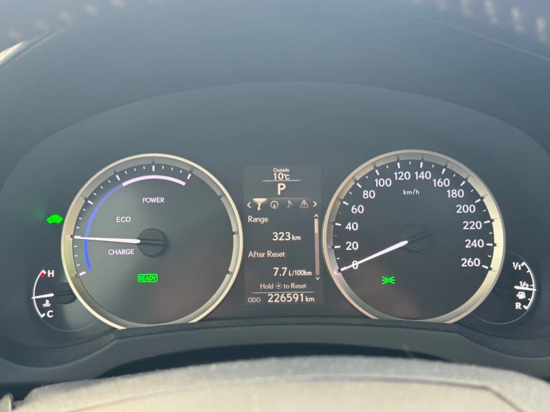 Lexus IS 300 h Luxury, снимка 12 - Автомобили и джипове - 53469969