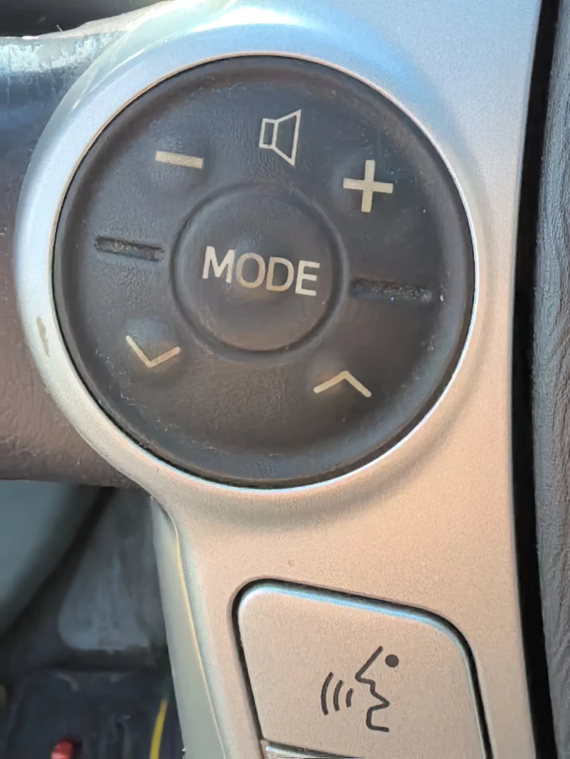 Toyota Prius хибрид, снимка 11 - Автомобили и джипове - 53557799