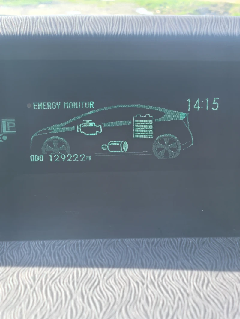 Toyota Prius хибрид, снимка 8 - Автомобили и джипове - 53557799