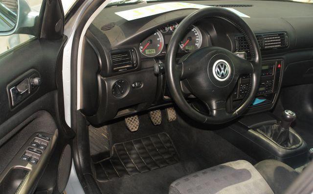 VW Passat 1.8 T ЧИСТО НОВ , снимка 9 - Автомобили и джипове - 24721526