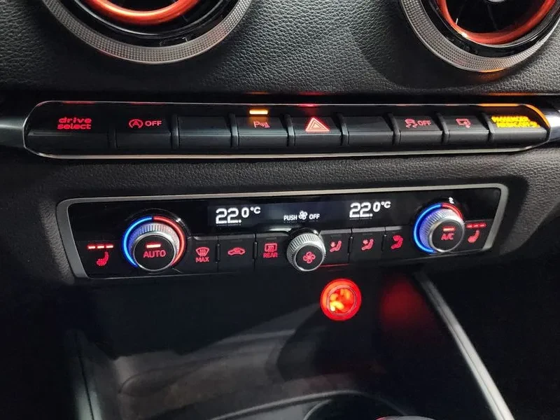 Audi A3 2.0 TDI, снимка 17 - Автомобили и джипове - 55006377