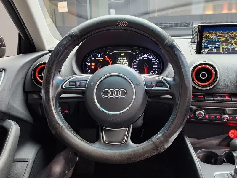 Audi A3 2.0 TDI, снимка 13 - Автомобили и джипове - 55006377