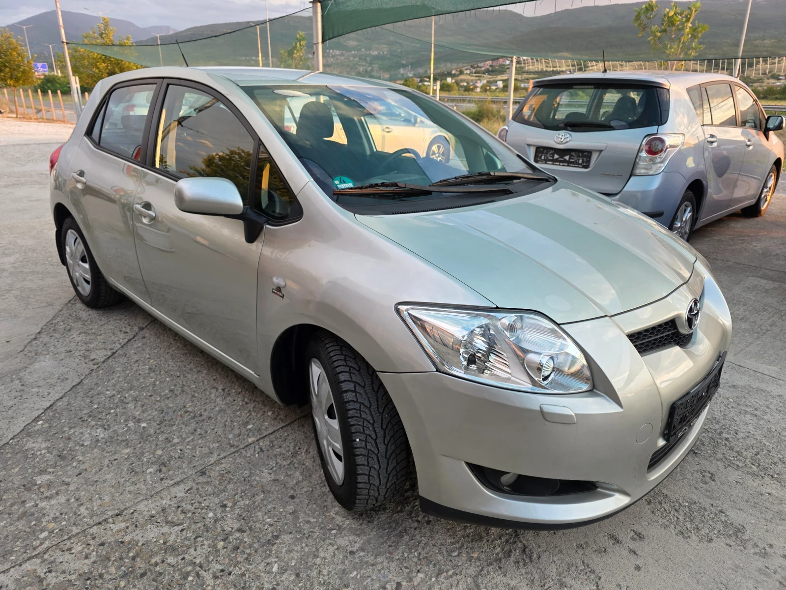 Toyota Auris 1.6 VVTI NAVI KeyLess GO Автопилот Климатроник - изображение 2