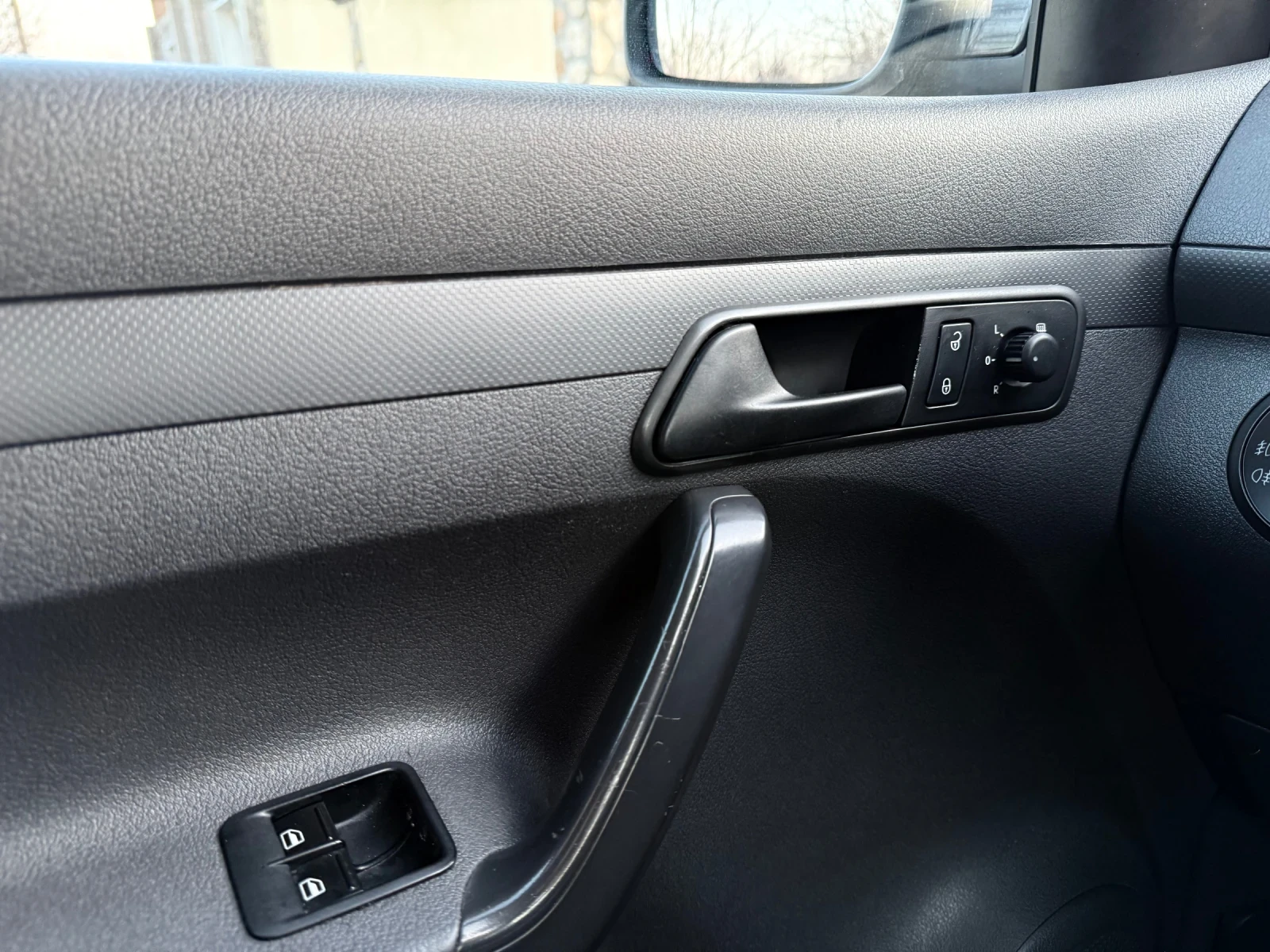 VW Caddy * 2.0tdi * 140к.с * DSG* Navi * Кожа, снимка 14 - Автомобили и джипове - 53737764