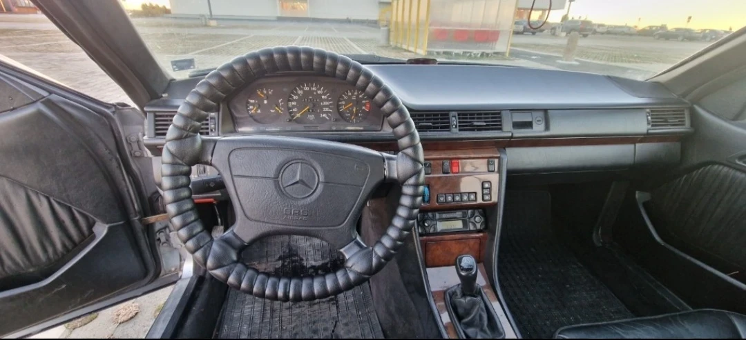 Mercedes-Benz 124, снимка 7 - Автомобили и джипове - 54069896