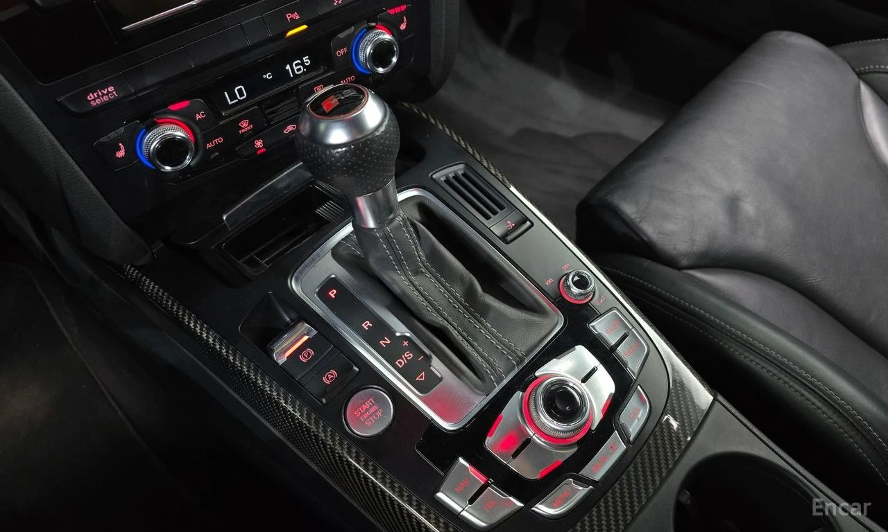 Audi Rs5 4.2 FSI* B&O* CARBON* BUCKET SEATS* КАМЕРА* КЕЙЛЕС, снимка 14 - Автомобили и джипове - 54458978