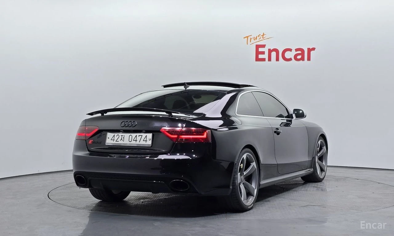 Audi Rs5 4.2 FSI* B&O* CARBON* BUCKET SEATS* КАМЕРА* КЕЙЛЕС, снимка 4 - Автомобили и джипове - 54458978
