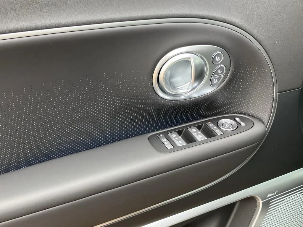 Hyundai IONIQ 9 UNIQ 7S AWD DISTR Winter Pack HUD 360* Matrix K-L, снимка 14 - Автомобили и джипове - 54621101