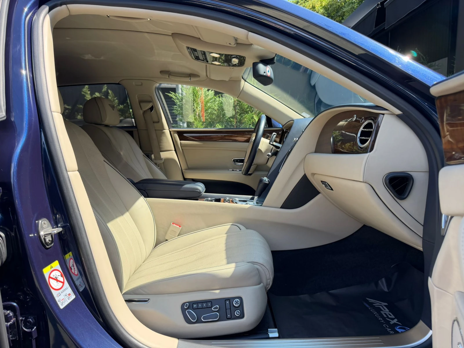 Bentley Flying Spur W12/NAIM SOUND/MASSAGE, снимка 16 - Автомобили и джипове - 54940081