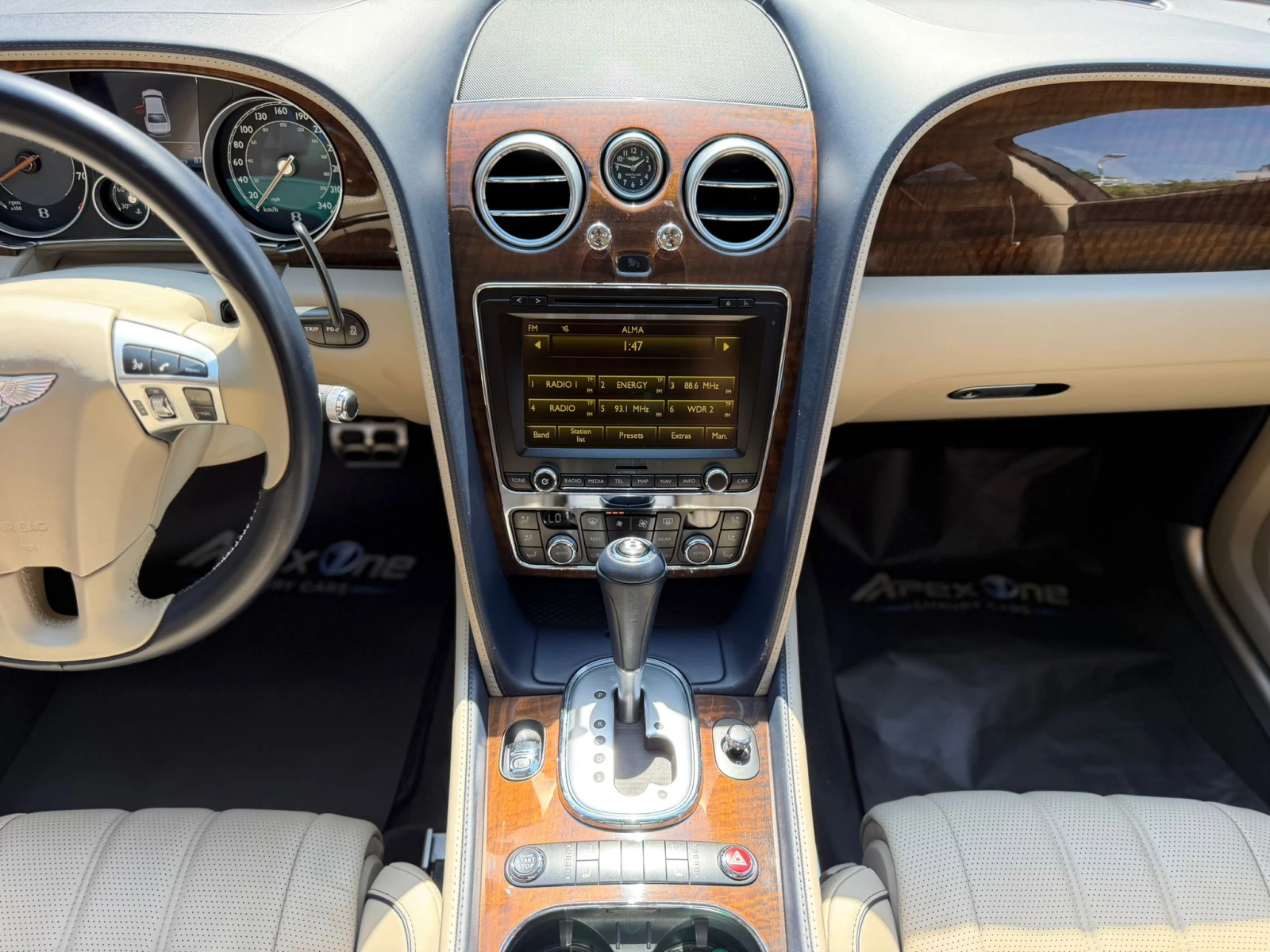 Bentley Flying Spur W12/NAIM SOUND/MASSAGE, снимка 14 - Автомобили и джипове - 54940081