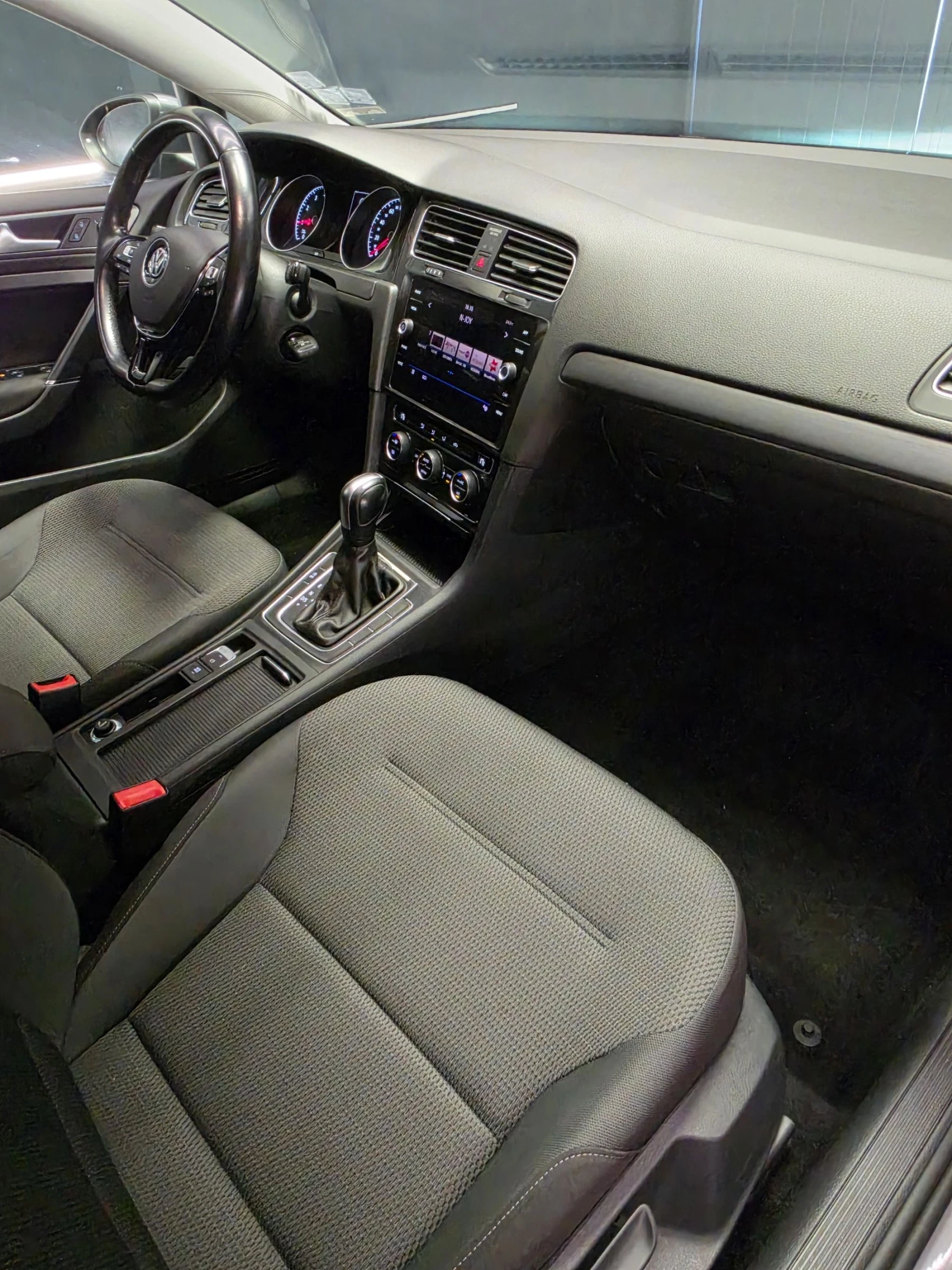 VW Golf 7.5 FACELIFT* 150к.с* DSG* NAVI* 110000км* VW HIST, снимка 9 - Автомобили и джипове - 54970081