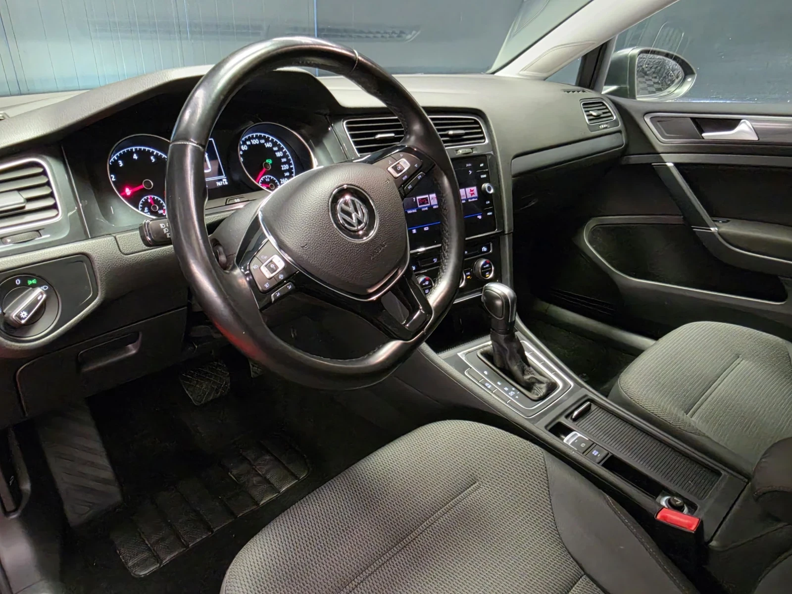 VW Golf 7.5 FACELIFT* 150к.с* DSG* NAVI* 110000км* VW HIST, снимка 5 - Автомобили и джипове - 54970081