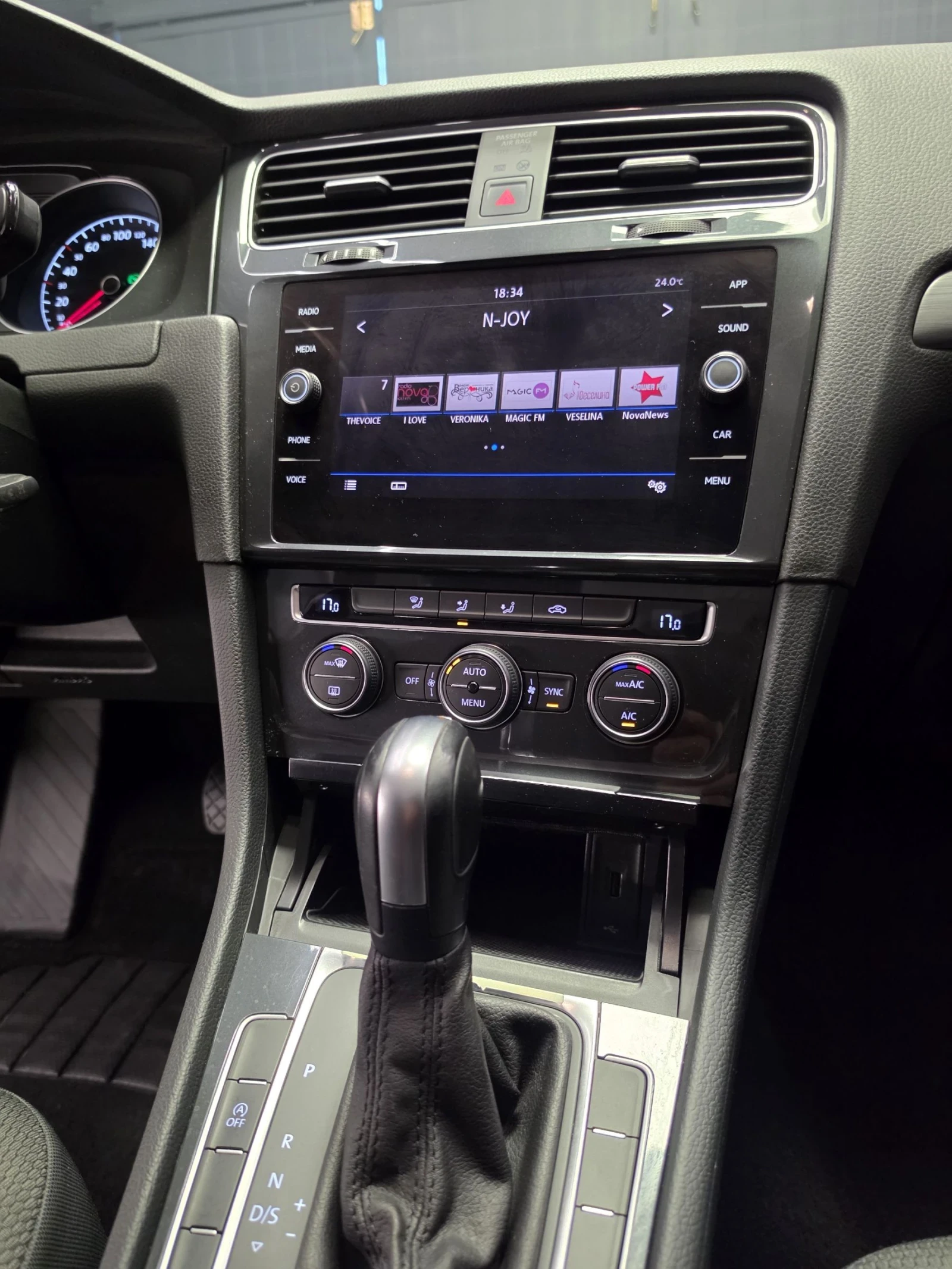 VW Golf 7.5 FACELIFT* 150к.с* DSG* NAVI* 110000км* VW HIST, снимка 7 - Автомобили и джипове - 54970081