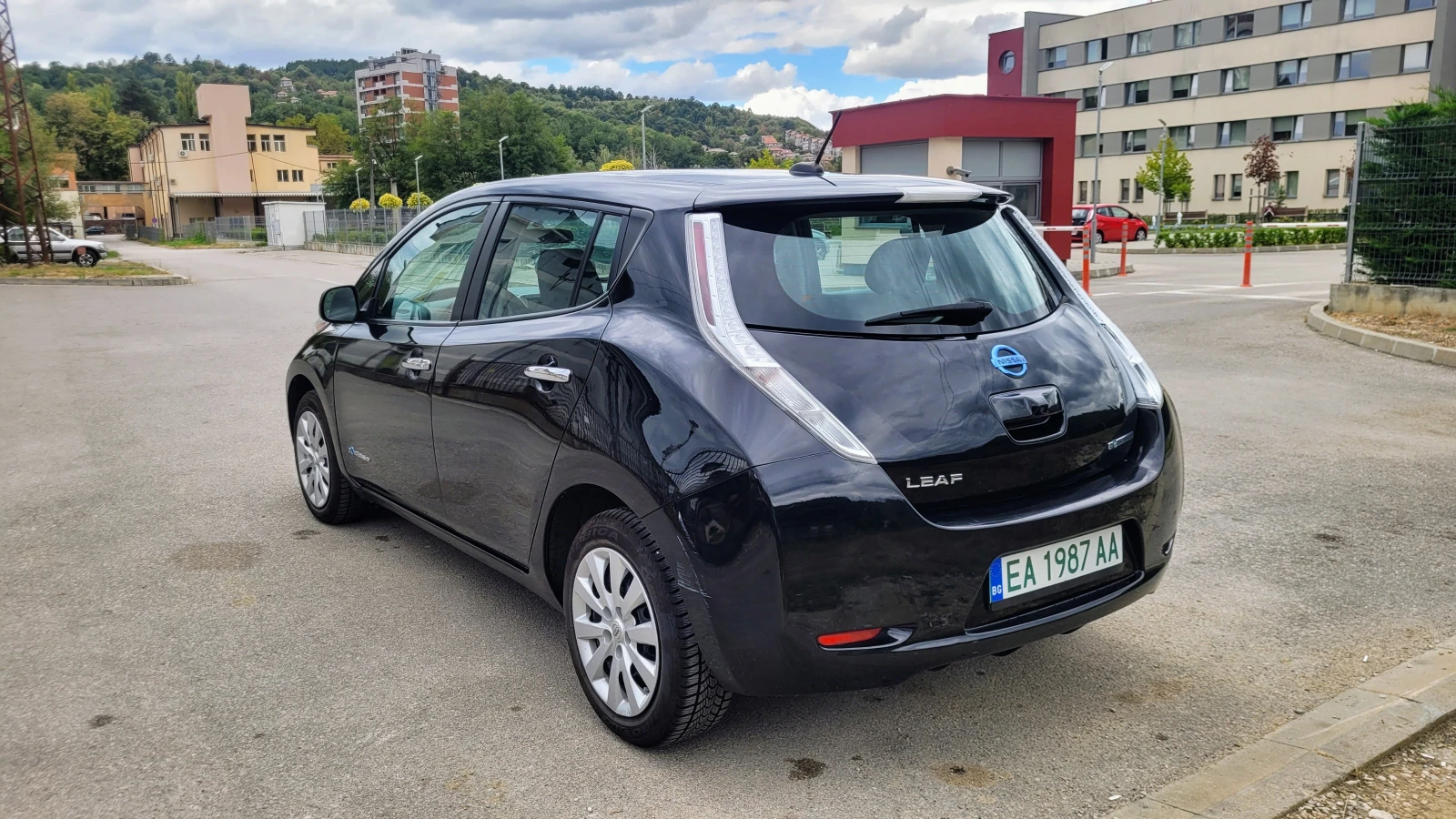 Nissan Leaf , снимка 2 - Автомобили и джипове - 56311288