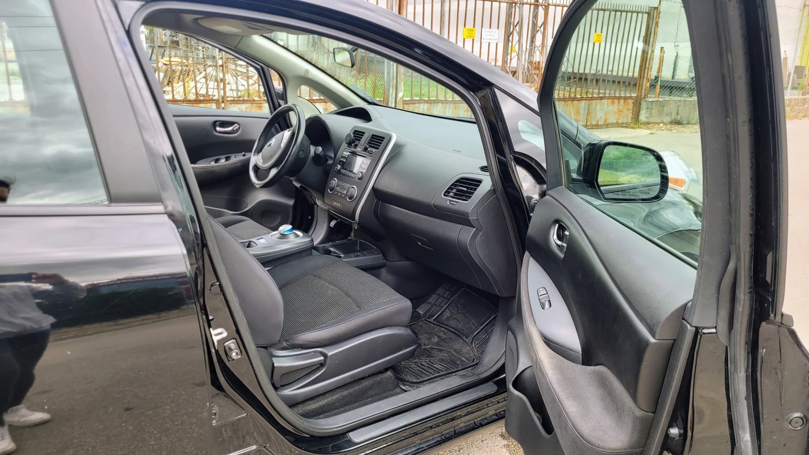Nissan Leaf , снимка 5 - Автомобили и джипове - 56311288