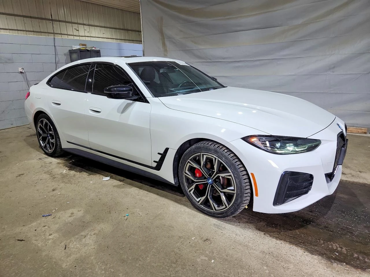 BMW i4 Edrive 40, снимка 4 - Автомобили и джипове - 56313368