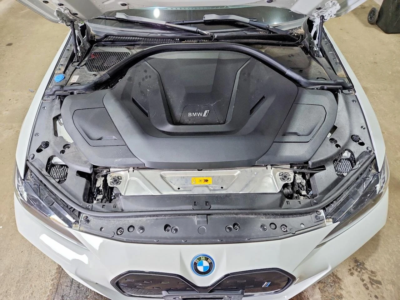 BMW i4 Edrive 40, снимка 11 - Автомобили и джипове - 56313368