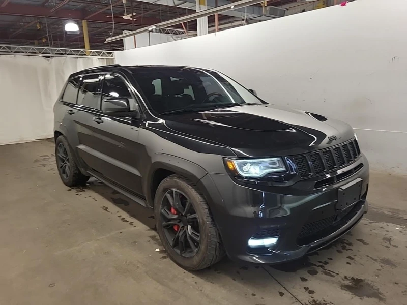 Jeep Grand cherokee SRT 6.4* Обдух* Distronic* Пано* Подгрев* H&K, снимка 2 - Автомобили и джипове - 52552188