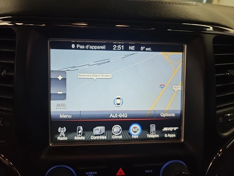 Jeep Grand cherokee SRT 6.4* Обдух* Distronic* Пано* Подгрев* H&K, снимка 15 - Автомобили и джипове - 52552188