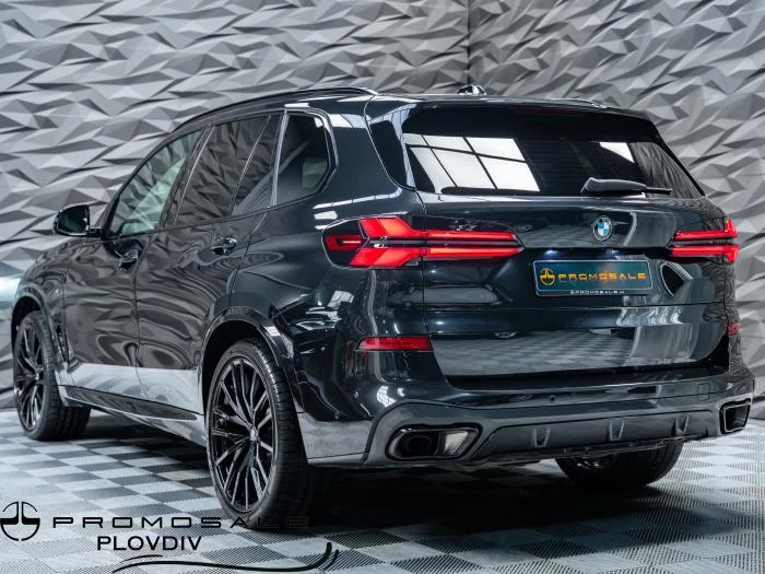 BMW X5 XDRIVE D* M-PACK* H&K* CAM* PANO* MEMORY* ПОДГРЕВ*, снимка 3 - Автомобили и джипове - 54390047