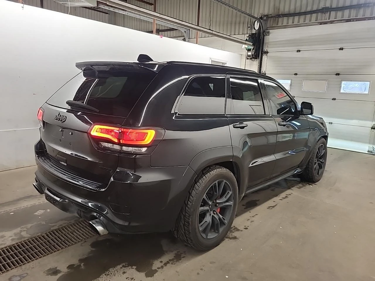 Jeep Grand cherokee SRT 6.4* Обдух* Distronic* Пано* Подгрев* H&K - изображение 3