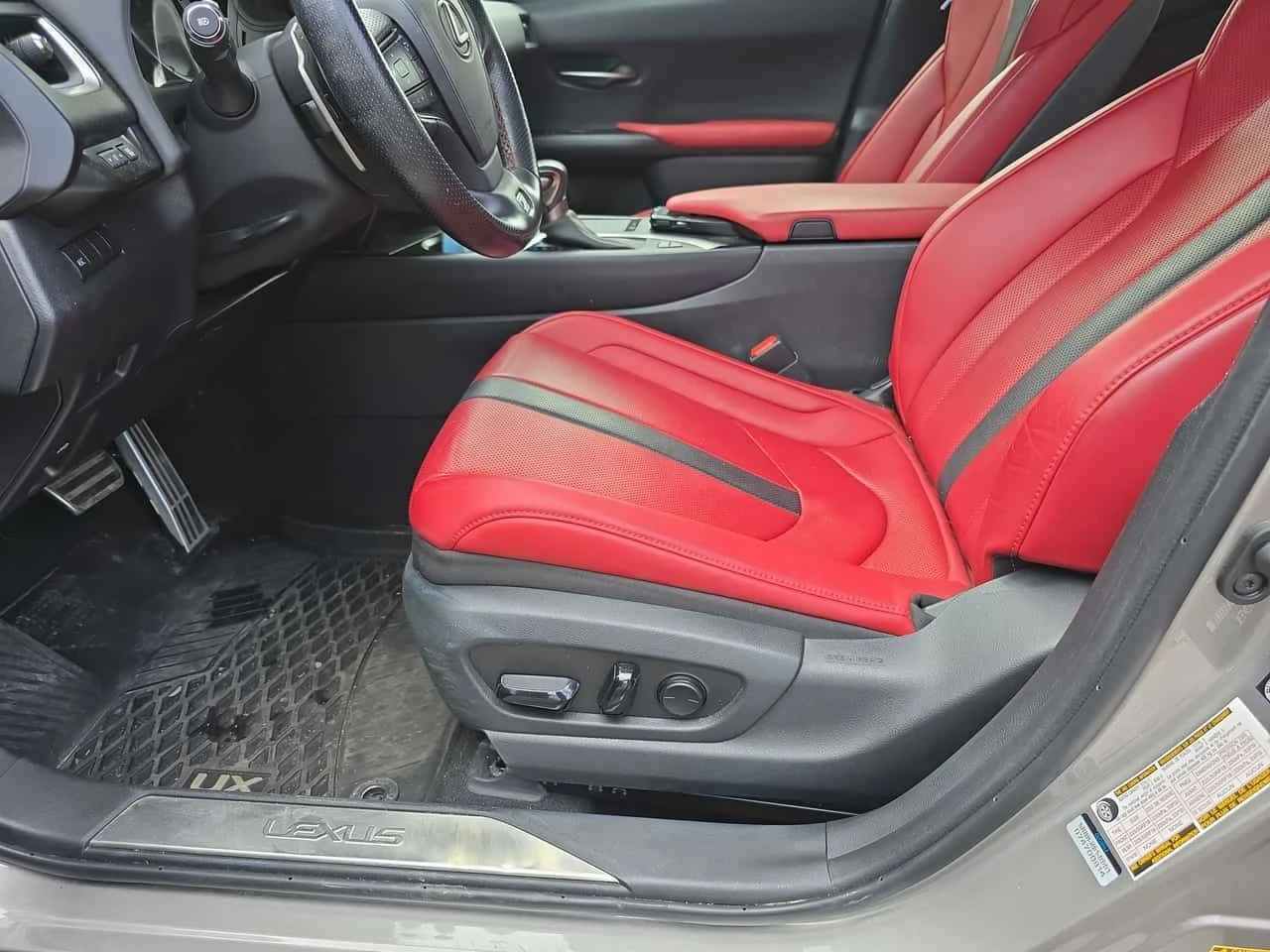 Lexus UX 250h | ЧЕРВЕН САЛОН | ДВА КЛЮЧА | ШИБЕДАХ | CARFAX | , снимка 10 - Автомобили и джипове - 54443198