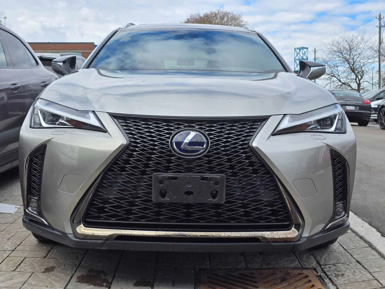 Lexus UX 250h | ЧЕРВЕН САЛОН | ДВА КЛЮЧА | ШИБЕДАХ | CARFAX | , снимка 6 - Автомобили и джипове - 54443198