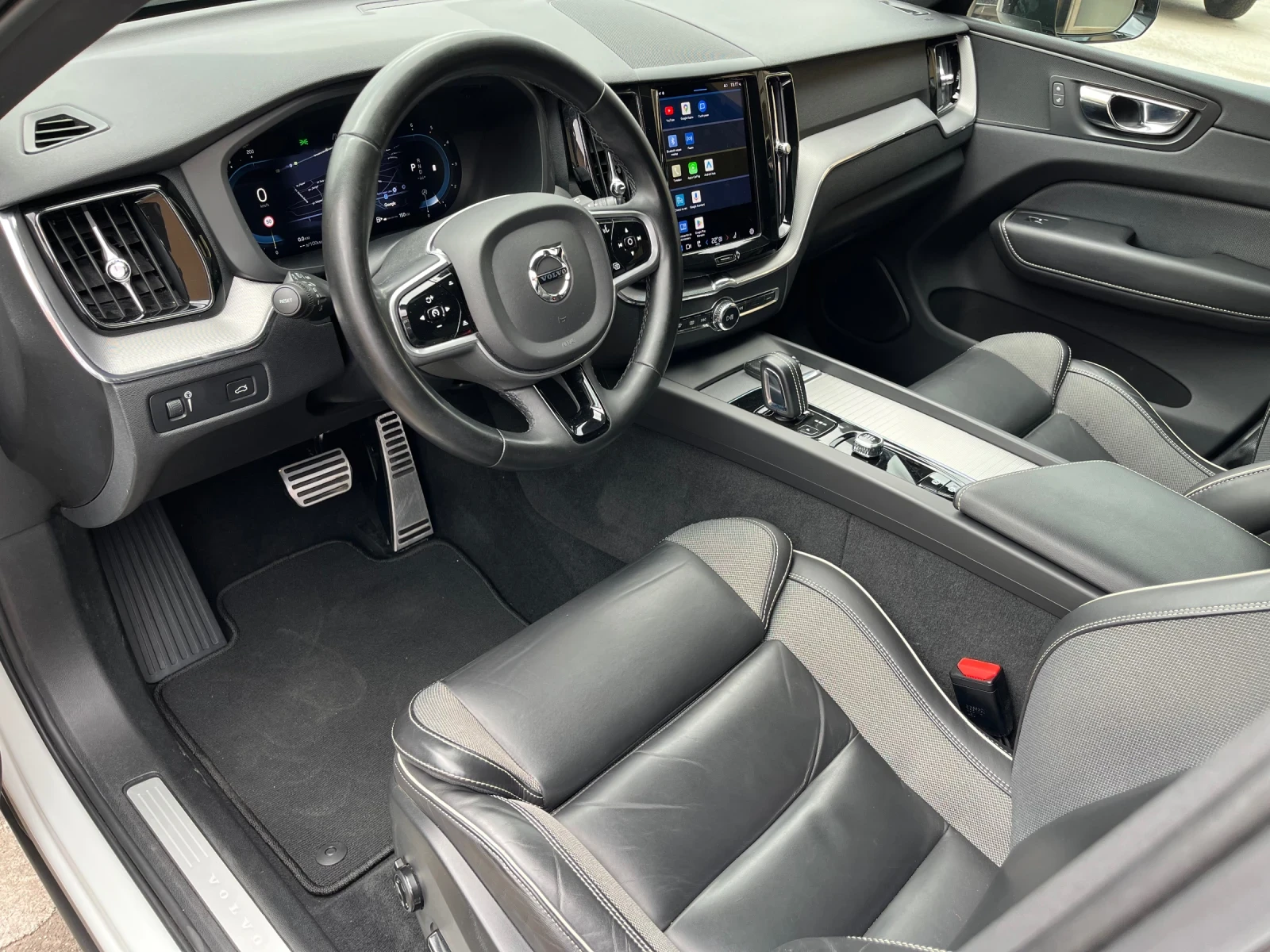 Volvo XC60 2.0D-B4+ AWD+ HYBRID+ FACELIFT, снимка 5 - Автомобили и джипове - 54837742
