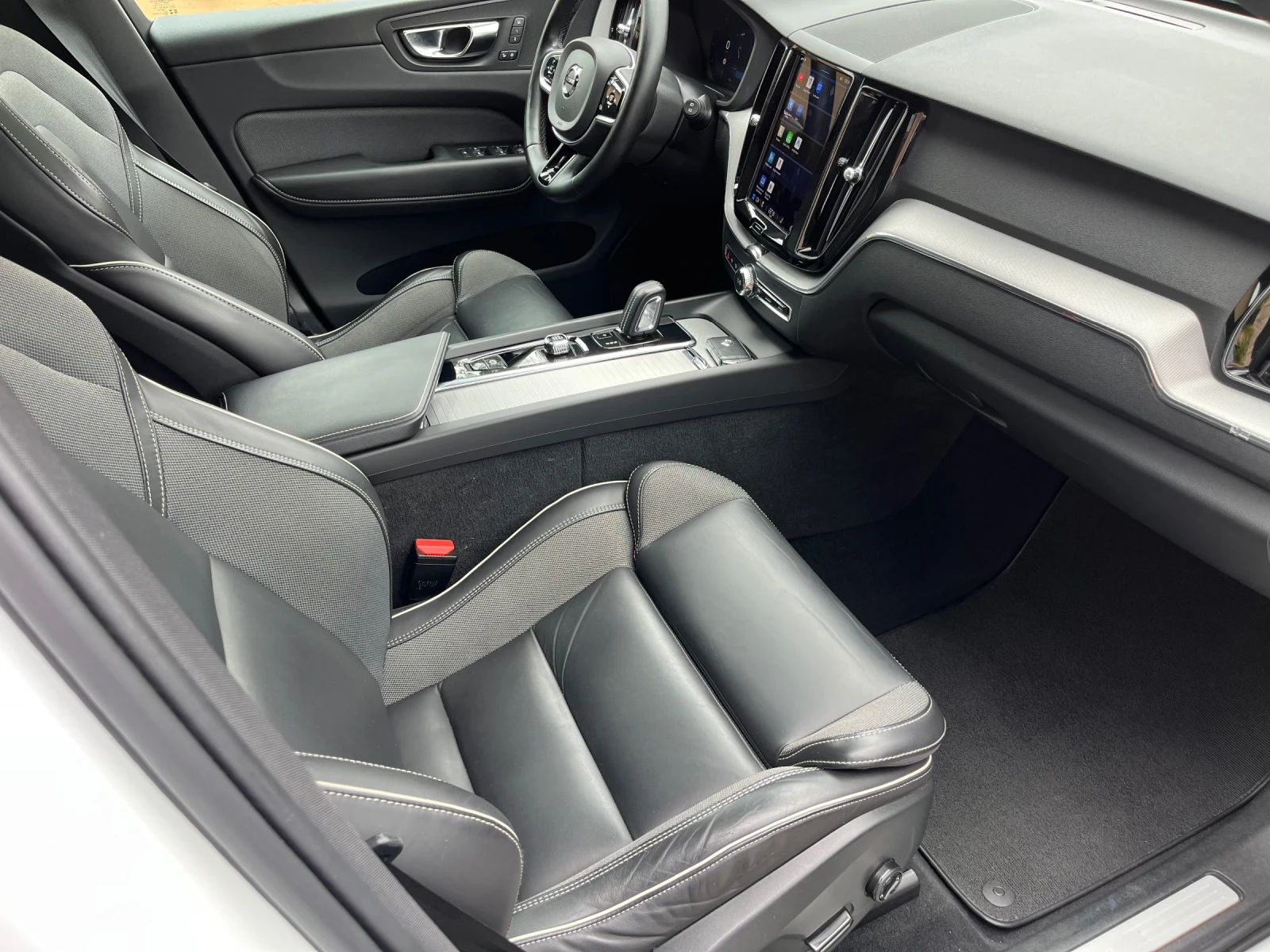 Volvo XC60 2.0D-B4+ AWD+ HYBRID+ FACELIFT, снимка 6 - Автомобили и джипове - 54837742