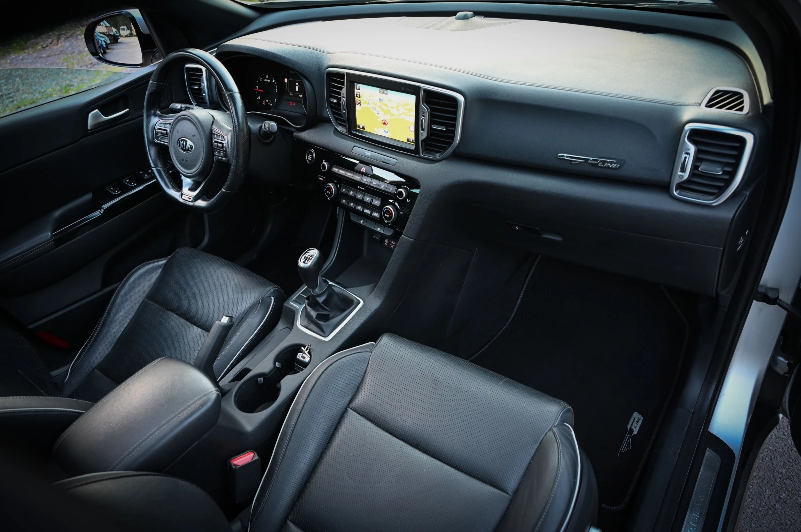 Kia Sportage 2.0CRDI / 4x4 / GT-line, снимка 11 - Автомобили и джипове - 54978676