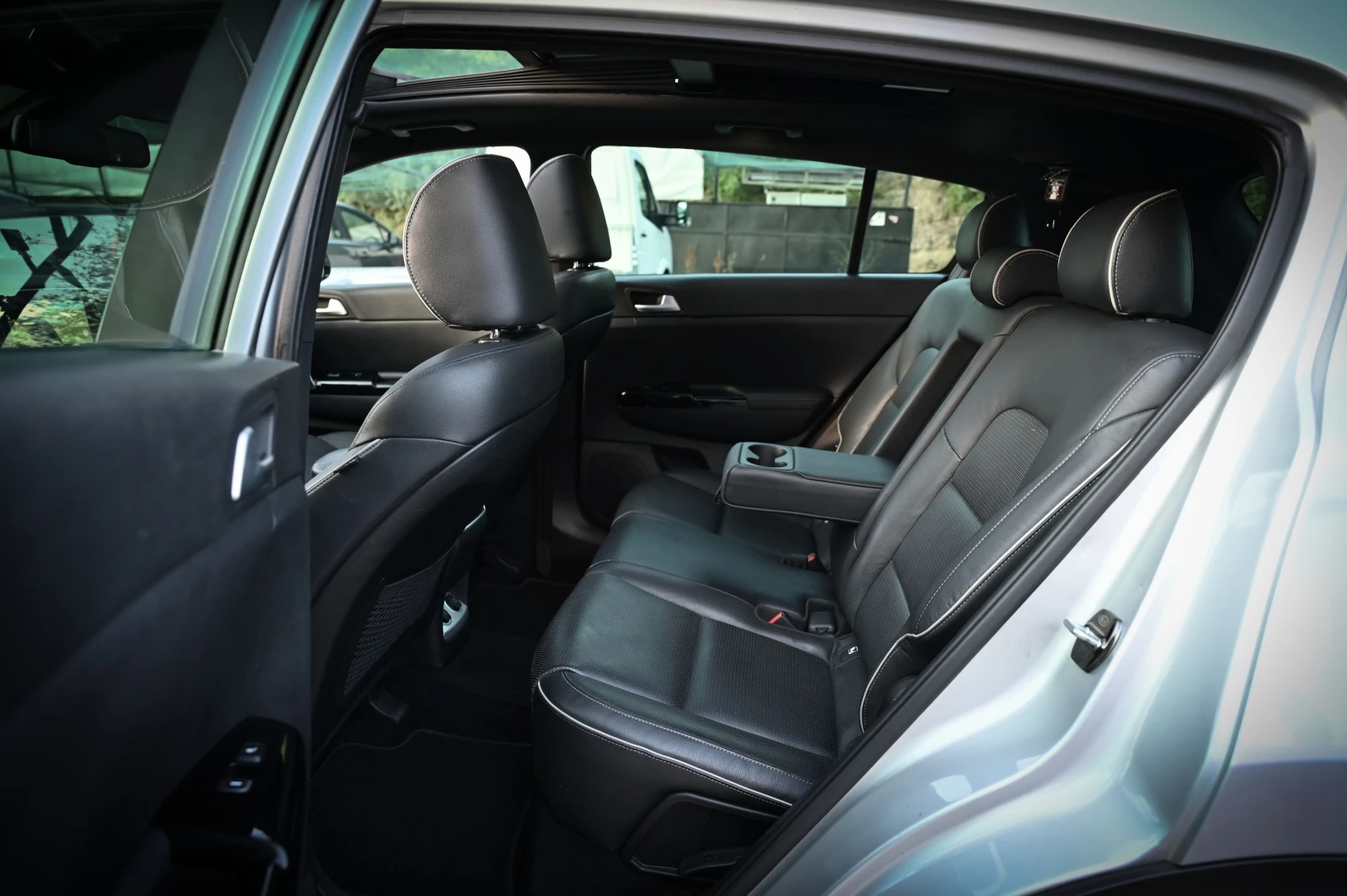 Kia Sportage 2.0CRDI / 4x4 / GT-line, снимка 13 - Автомобили и джипове - 54978676