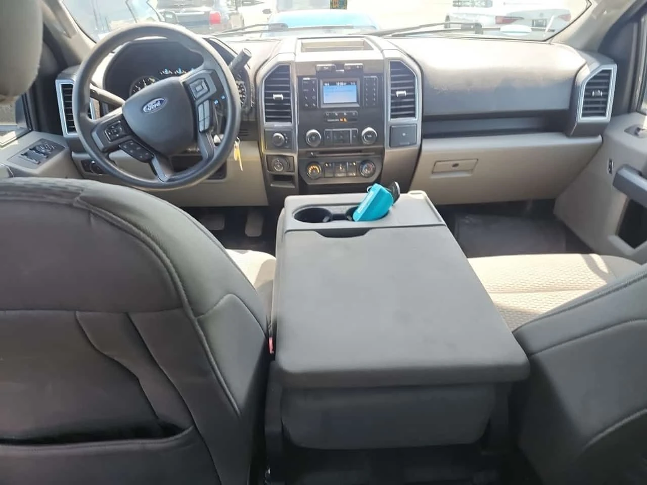 Ford F150 * XLT CREW CAB SHORT BED * CARFAX * 2.7 ECOBOOST, снимка 10 - Автомобили и джипове - 55393368