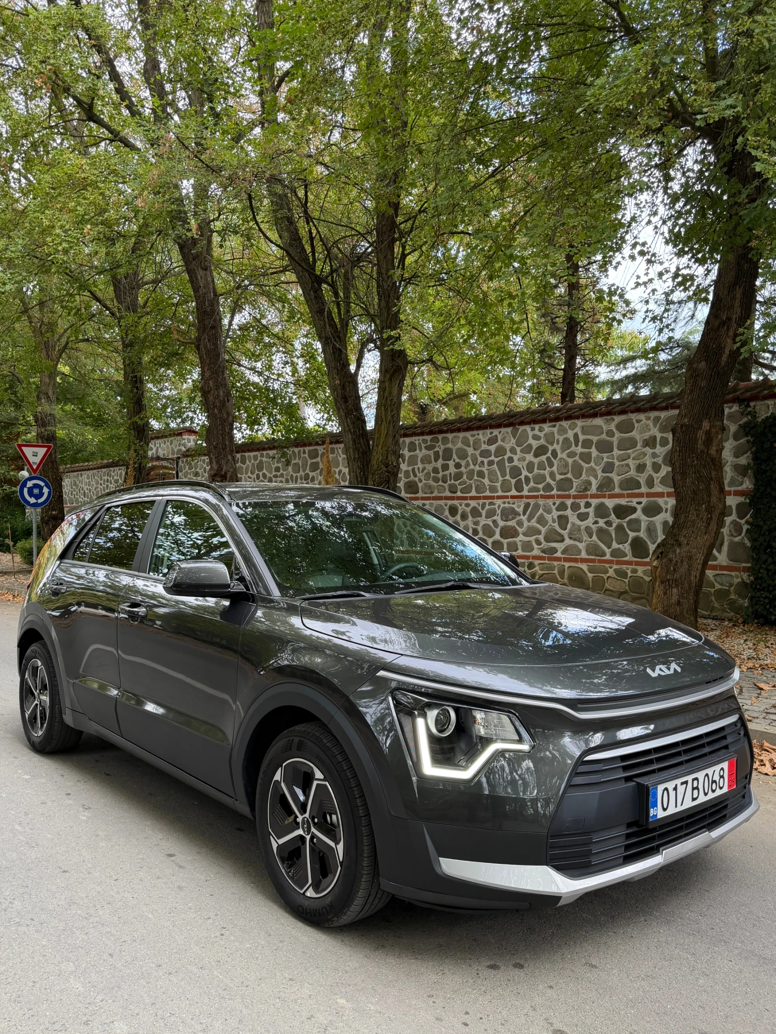 Kia Niro Hybrid/20.300km/, снимка 2 - Автомобили и джипове - 56160792