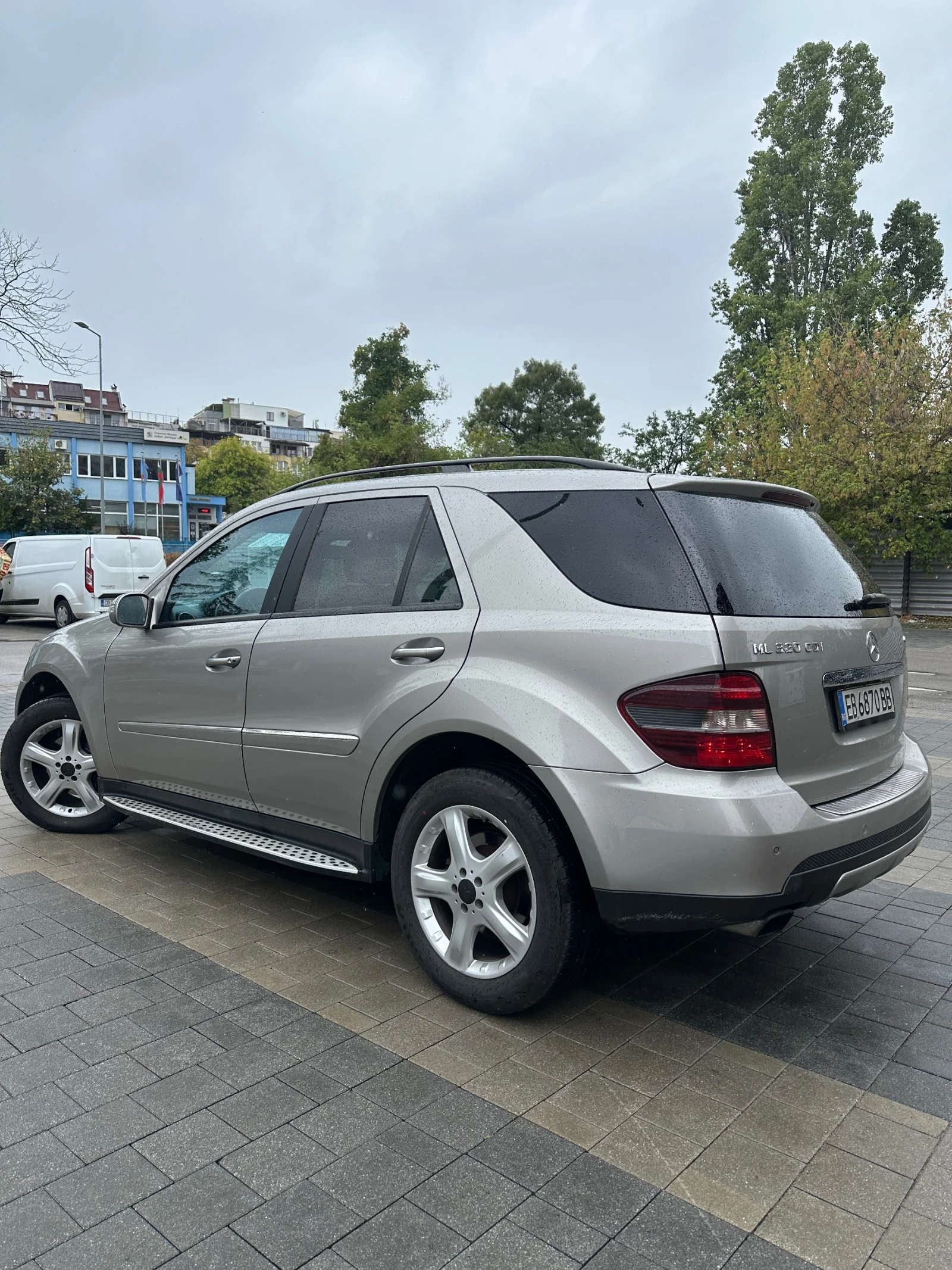 Mercedes-Benz ML 320, снимка 2 - Автомобили и джипове - 56425674