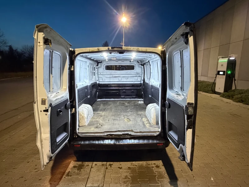 Renault Trafic 1.6BlueDCi 125k.c. L2H1, снимка 10 - Бусове и автобуси - 52887782