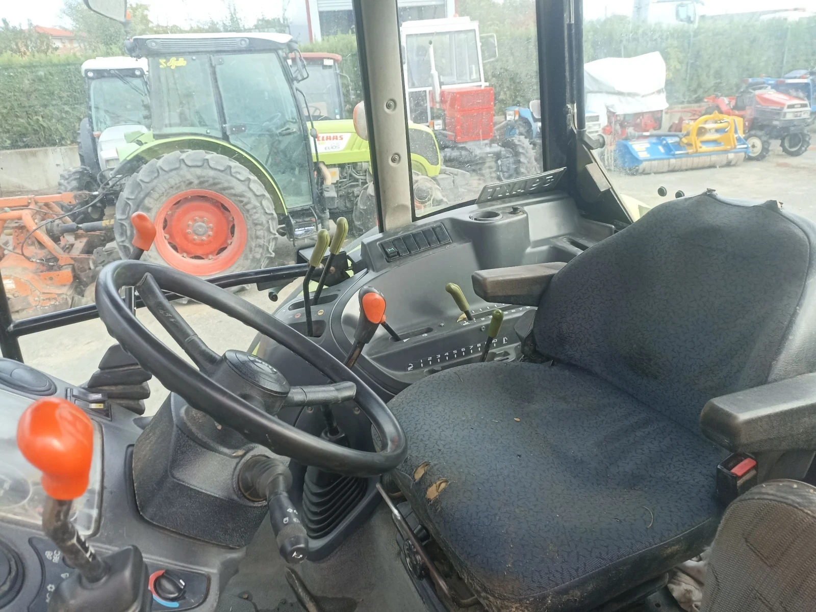 Трактор Claas AXOS 320 - изображение 7