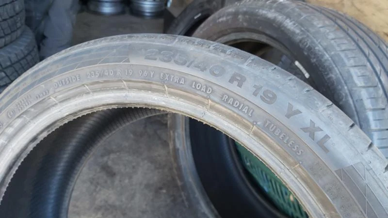 Гуми Летни 235/40R19, снимка 8 - Гуми и джанти - 28561467