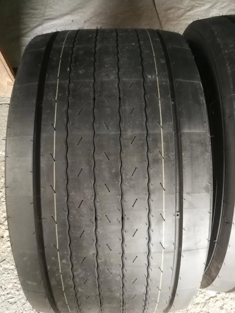 Гуми Всесезонни 445/45R19.5, снимка 4 - Гуми и джанти - 45863965