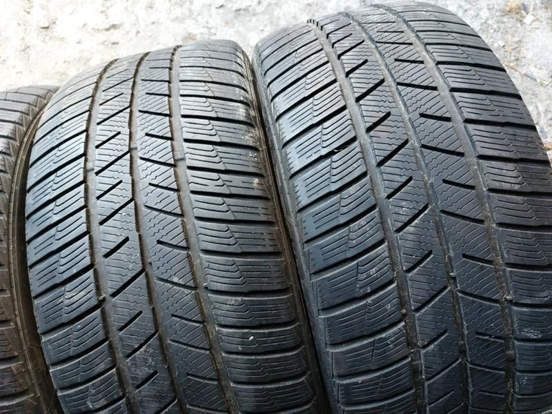 Гуми Зимни 245/40R18, снимка 3 - Гуми и джанти - 37110603