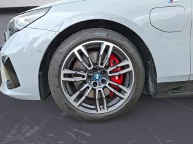 BMW 550 e/xDrive/M-SPORT/HUD/PANO/H&K/ICONIC GLOW/ | Auto.bg — изображение 7
