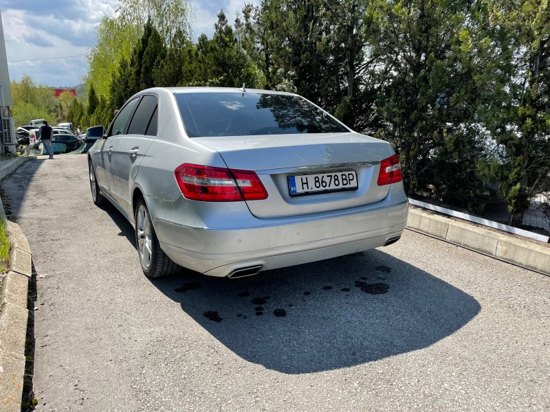 Mercedes-Benz E 500 4MATIC БЕНЗИН/ГАЗ, снимка 4 - Автомобили и джипове - 24153293