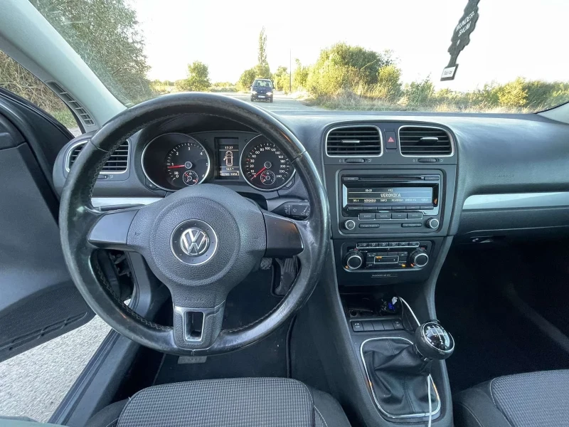 VW Golf 2.0 TDI, снимка 8 - Автомобили и джипове - 47427327