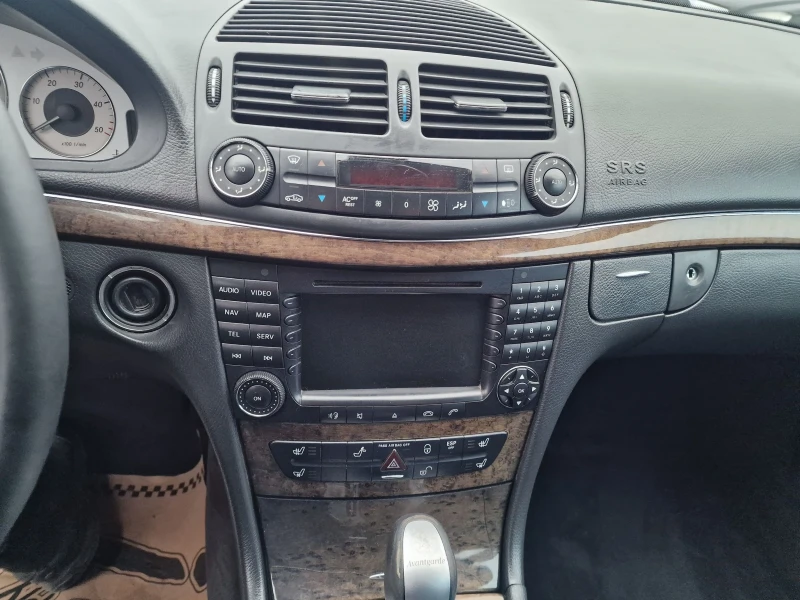 Mercedes-Benz E 270 AVANTGARDE FULL FULL, снимка 15 - Автомобили и джипове - 48417623