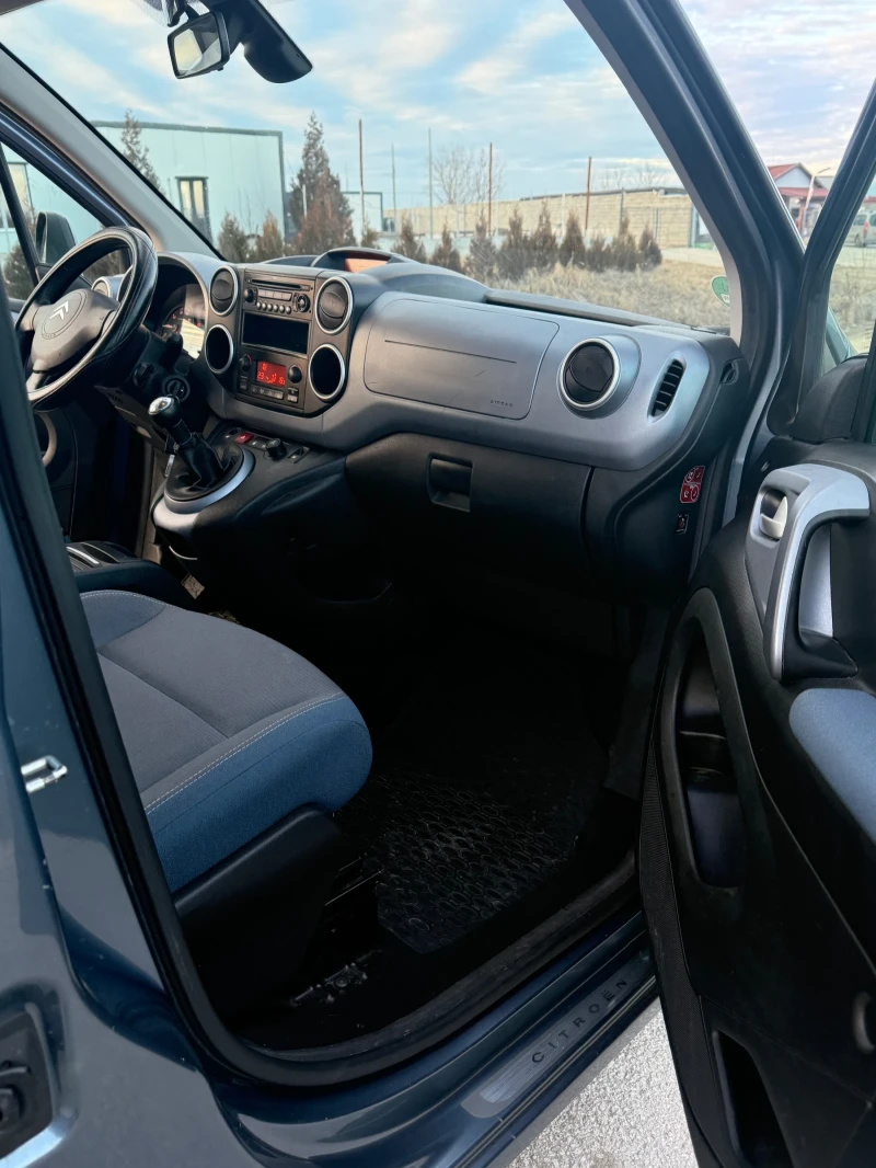 Citroen Berlingo 1.6 HDi PANO/PODGREV/TOP/FULL/, снимка 11 - Автомобили и джипове - 48801424